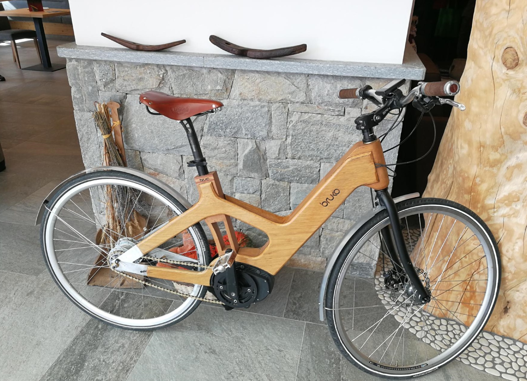 IN LEGNO, ELETTRICA E SILENZIOSA: LA NUOVA BICICLETTA DI BRUKO - InBici  Magazine